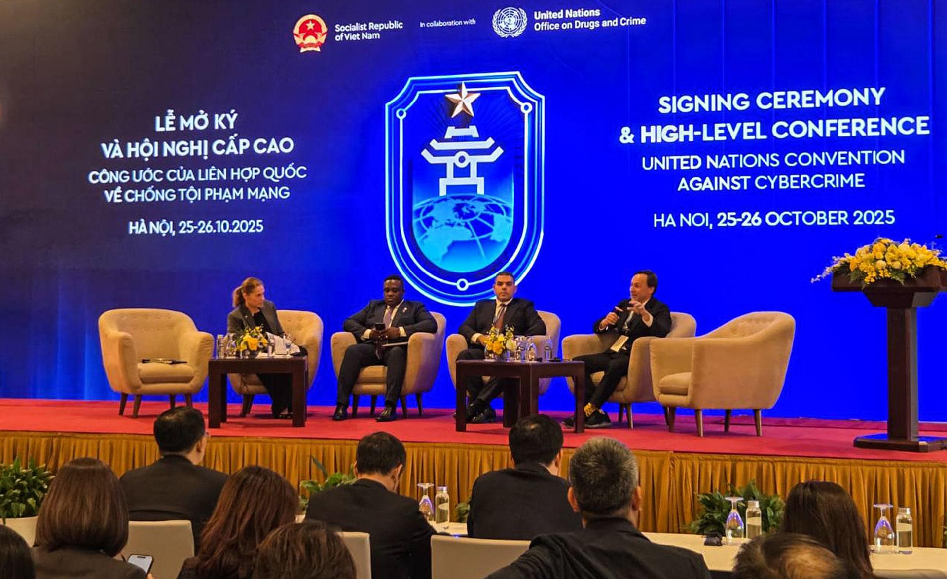 Jarek Jakubcek -&nbsp;Giám đốc Đào tạo Thực thi Pháp luật Toàn cầu của Binance&nbsp;chia sẻ kinh nghiệm về phòng chống tội phạm tiền mã hóa.